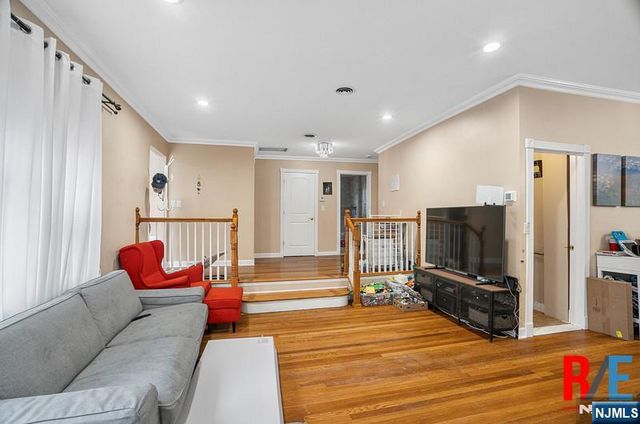 1068 Anderson Avenue, Fort Lee, NJ 07024