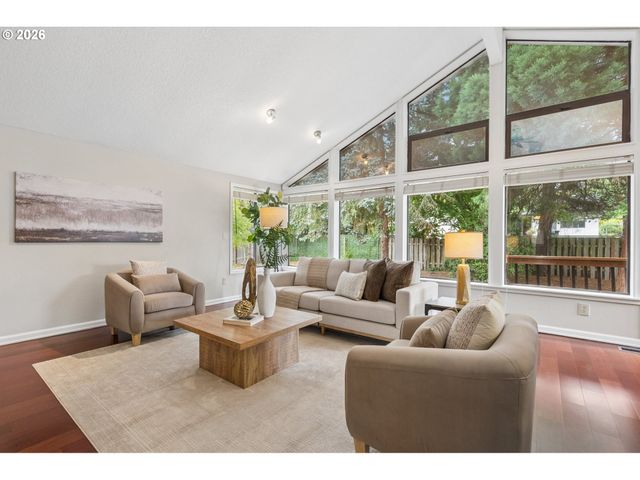 2445 DEBOK Rd, West Linn, OR 97068