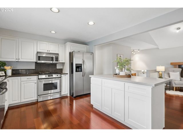 2445 DEBOK Rd, West Linn, OR 97068