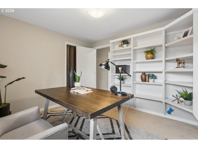 2445 DEBOK Rd, West Linn, OR 97068