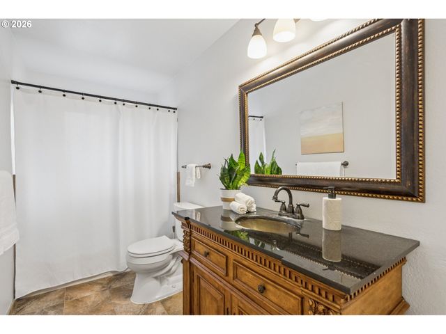 2445 DEBOK Rd, West Linn, OR 97068