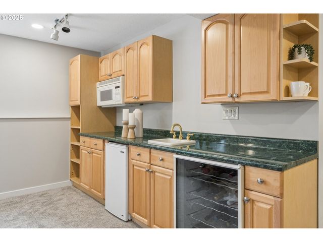 2445 DEBOK Rd, West Linn, OR 97068