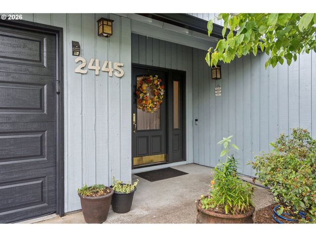 2445 DEBOK Rd, West Linn, OR 97068