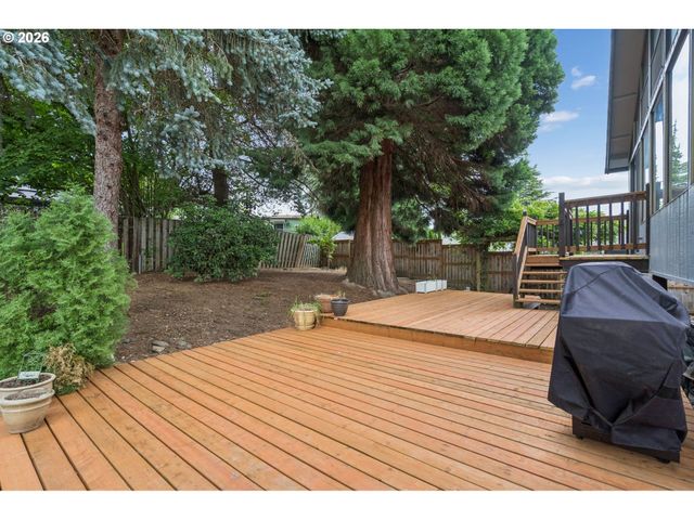 2445 DEBOK Rd, West Linn, OR 97068