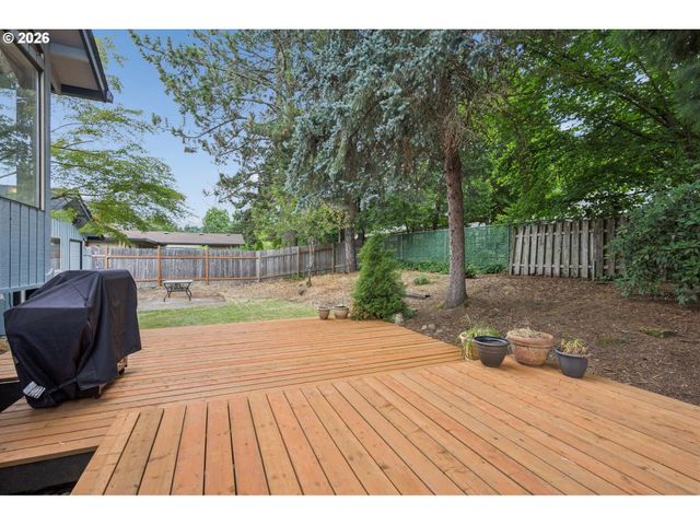 2445 DEBOK Rd, West Linn, OR 97068