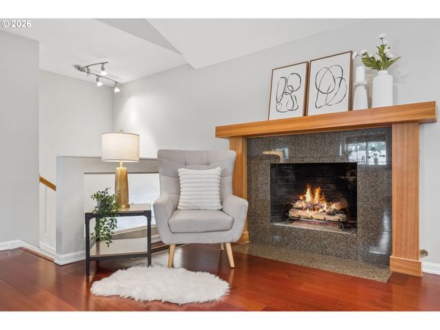 2445 DEBOK Rd, West Linn, OR 97068