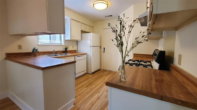 6701 Rearden RD, Austin, TX 78745