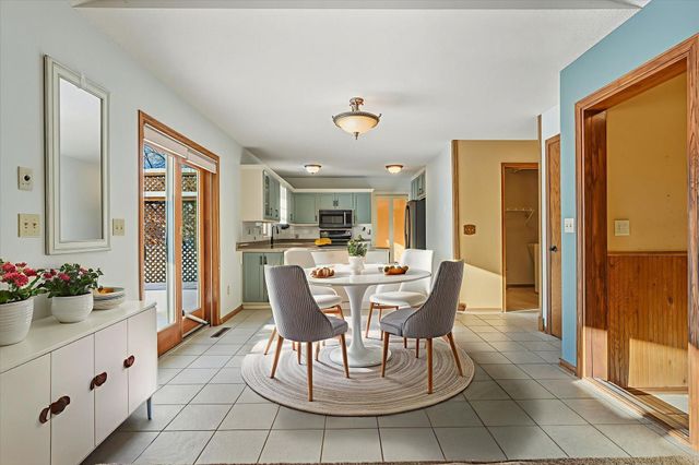 2563 Colony Circle, Saint Cloud, MN 56303