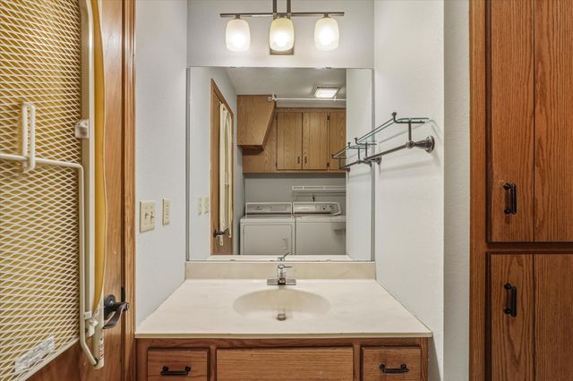 2563 Colony Circle, Saint Cloud, MN 56303