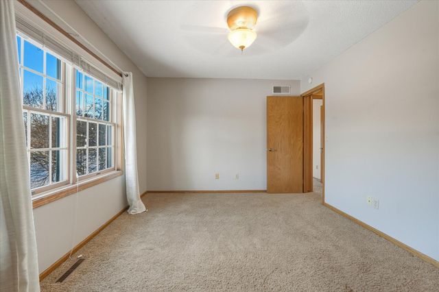 2563 Colony Circle, Saint Cloud, MN 56303