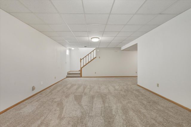 2563 Colony Circle, Saint Cloud, MN 56303