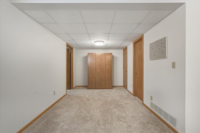 2563 Colony Circle, Saint Cloud, MN 56303