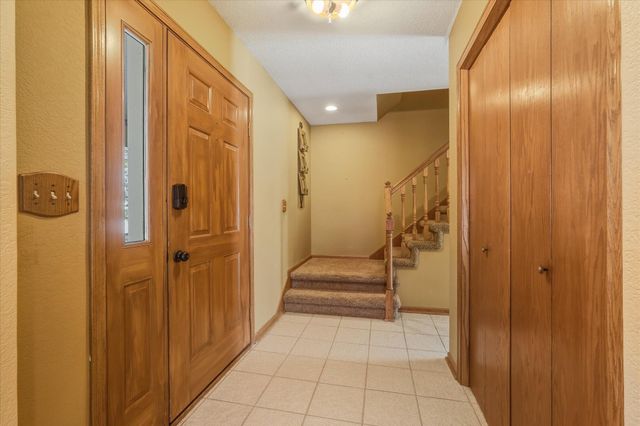 2563 Colony Circle, Saint Cloud, MN 56303