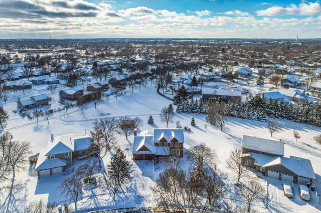 2563 Colony Circle, Saint Cloud, MN 56303