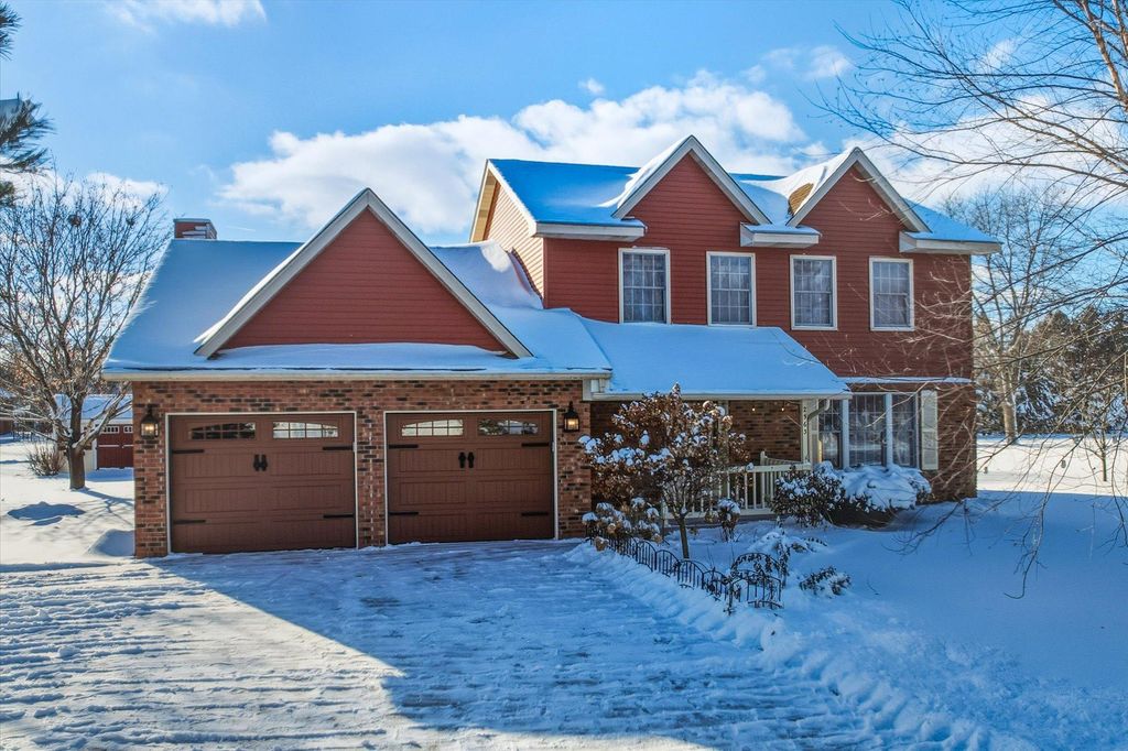 2563 Colony Circle, Saint Cloud, MN 56303