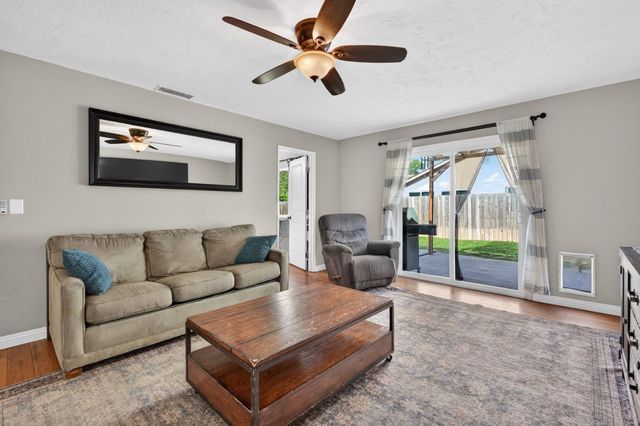 8325 Willow Tree Way, Citrus Heights, CA 95621