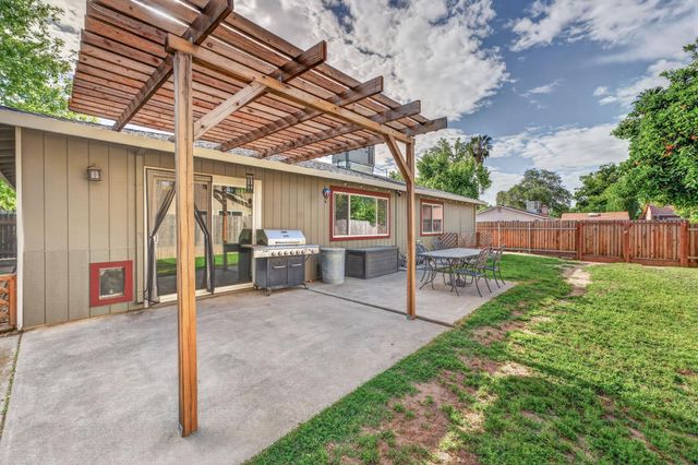 8325 Willow Tree Way, Citrus Heights, CA 95621