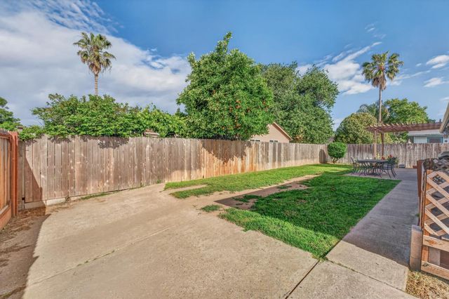 8325 Willow Tree Way, Citrus Heights, CA 95621