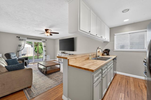 8325 Willow Tree Way, Citrus Heights, CA 95621