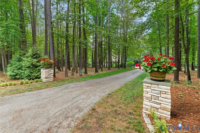 18572 Willoughby Heights Ln, Rockville, VA 23146