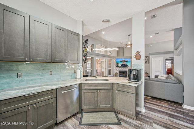 1764 REDWOOD Lane, Middleburg, FL 32068