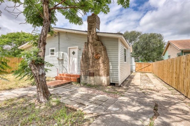 1138 Golla Dr, Corpus Christi, TX 78407