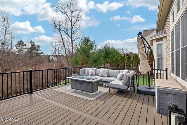 11 Sundance Lane, Colonie, NY 12211