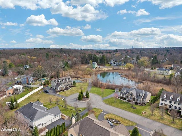11 Sundance Lane, Colonie, NY 12211