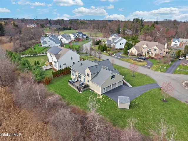 11 Sundance Lane, Colonie, NY 12211