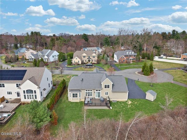 11 Sundance Lane, Colonie, NY 12211