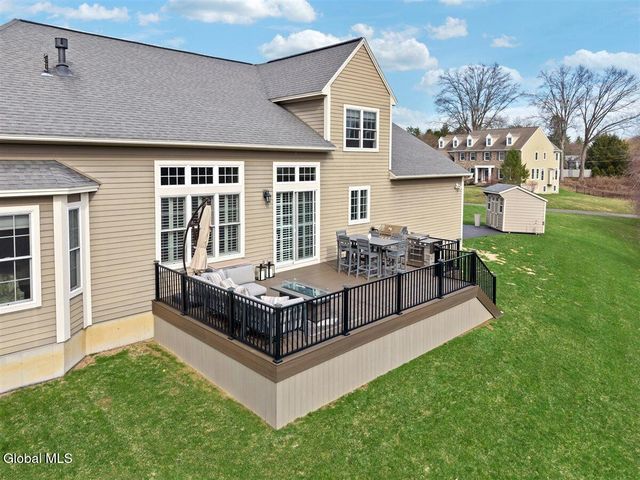 11 Sundance Lane, Colonie, NY 12211