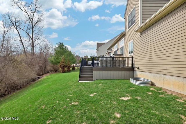 11 Sundance Lane, Colonie, NY 12211