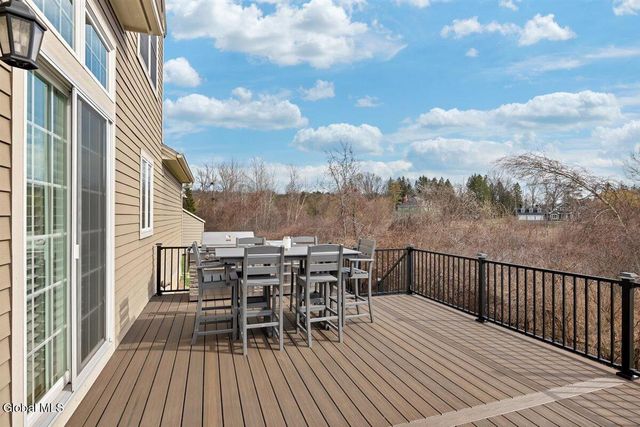 11 Sundance Lane, Colonie, NY 12211