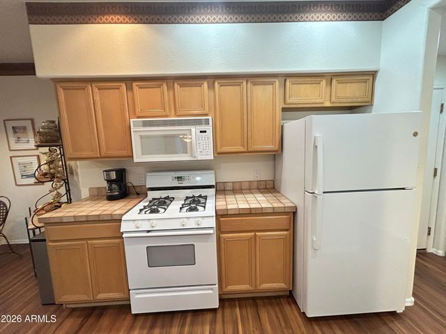 7401 W ARROWHEAD CLUBHOUSE Drive 1010, Glendale, AZ 85308