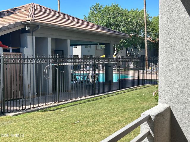 7401 W ARROWHEAD CLUBHOUSE Drive 1010, Glendale, AZ 85308