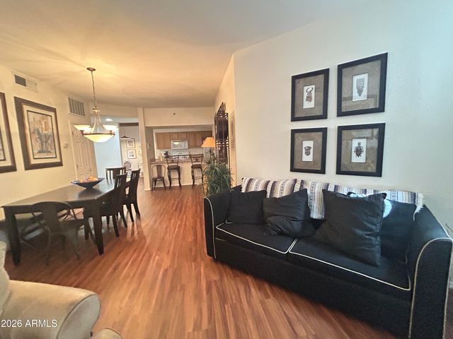 7401 W ARROWHEAD CLUBHOUSE Drive 1010, Glendale, AZ 85308