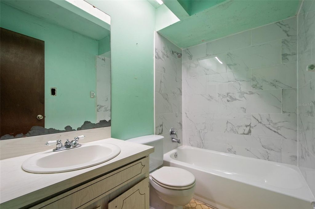 Image 24 of property listing at 10722 WHISPERWOOD LANE, Orlando, FL 32837