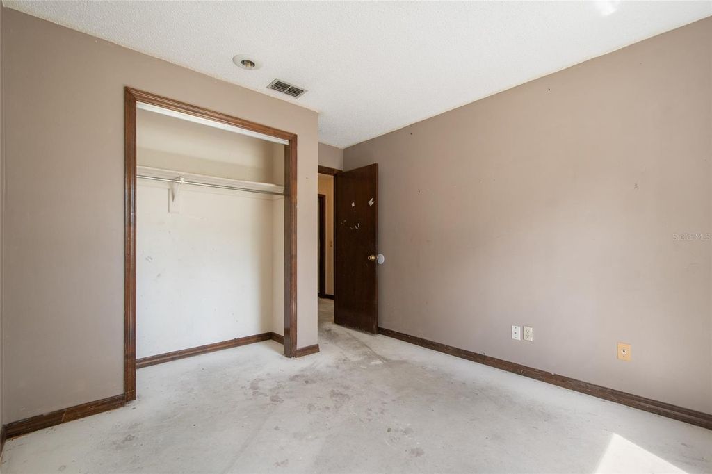 Image 26 of property listing at 10722 WHISPERWOOD LANE, Orlando, FL 32837