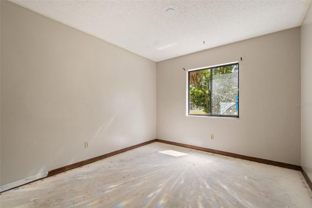 Image 27 of property listing at 10722 WHISPERWOOD LANE, Orlando, FL 32837