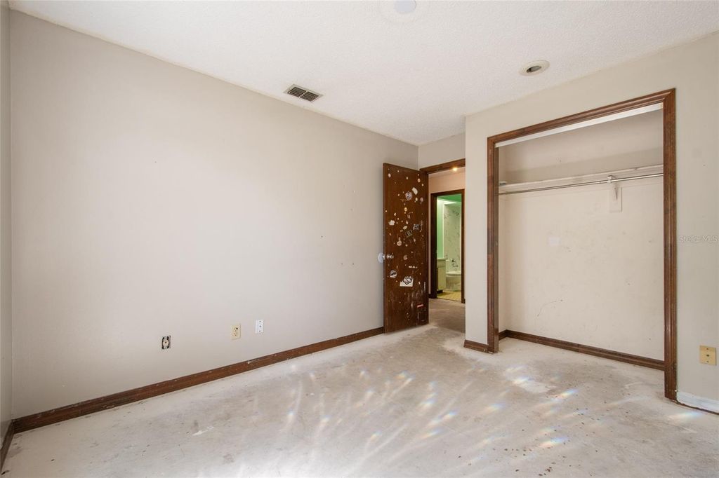 Image 28 of property listing at 10722 WHISPERWOOD LANE, Orlando, FL 32837