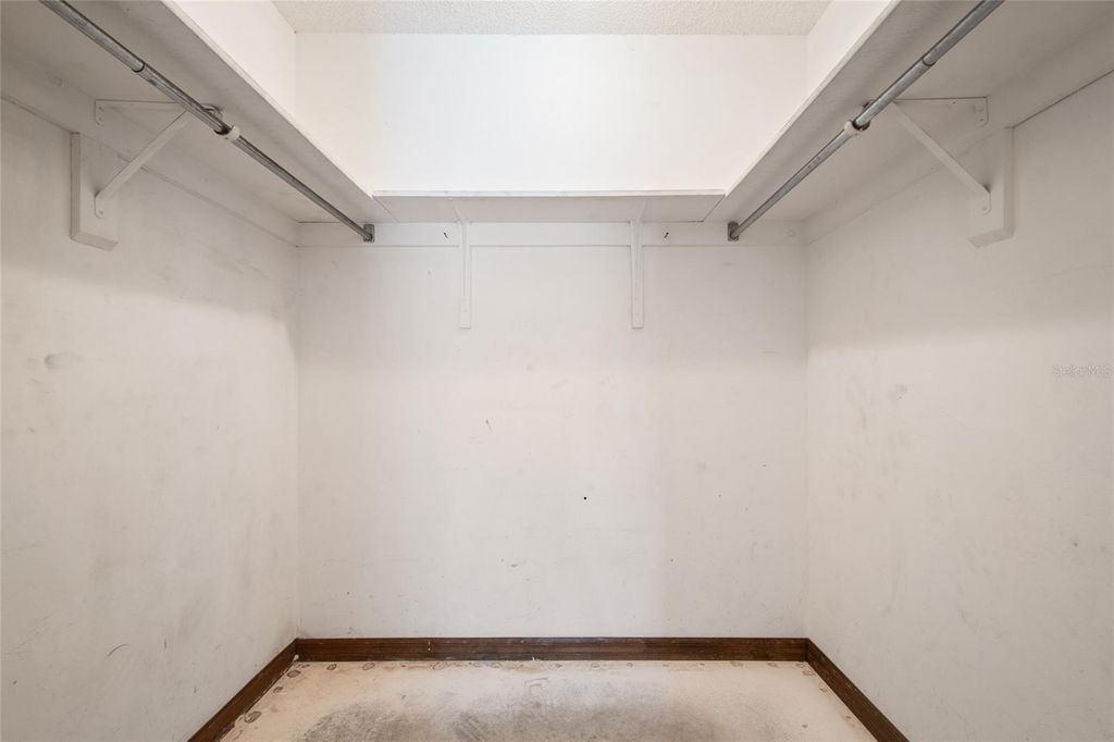 Image 31 of property listing at 10722 WHISPERWOOD LANE, Orlando, FL 32837