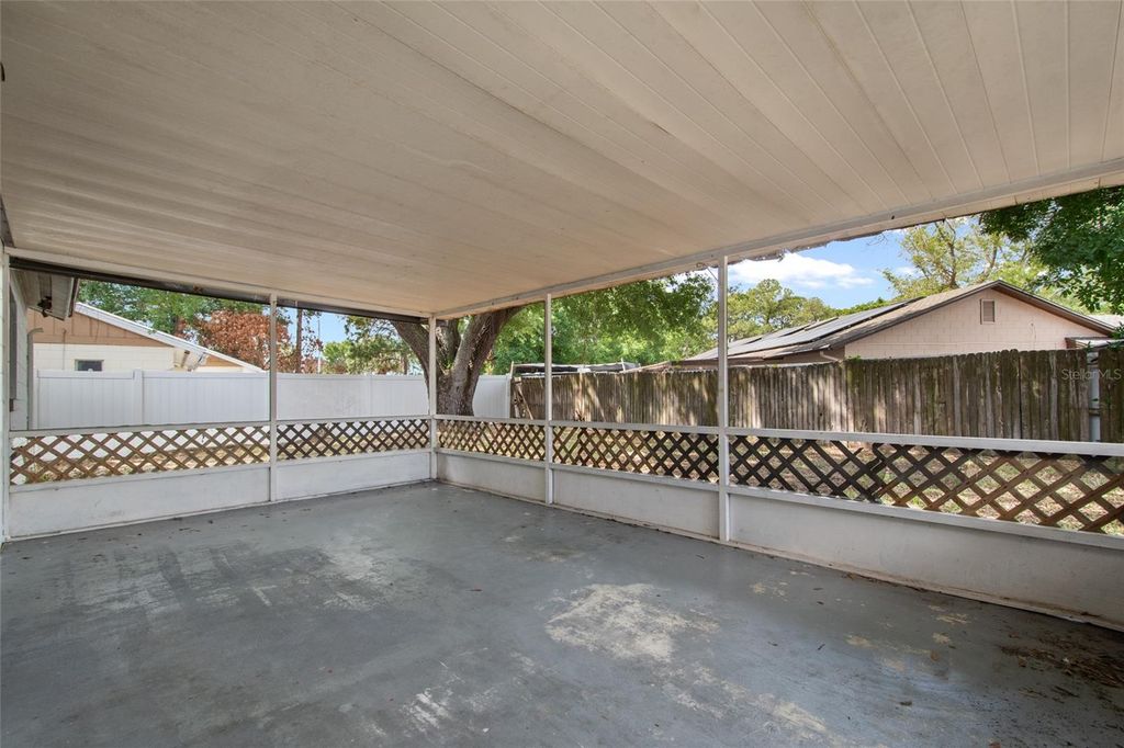 Image 34 of property listing at 10722 WHISPERWOOD LANE, Orlando, FL 32837