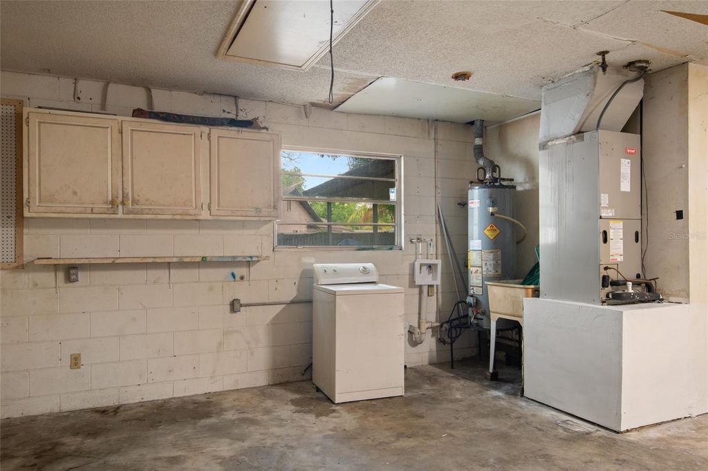 Image 38 of property listing at 10722 WHISPERWOOD LANE, Orlando, FL 32837