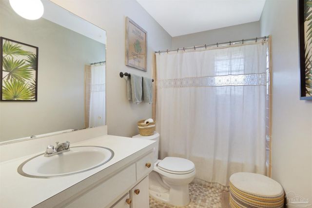 4115 Kingsberry Dr, Pensacola, FL 32504