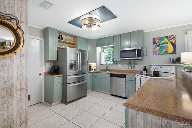 4115 Kingsberry Dr, Pensacola, FL 32504