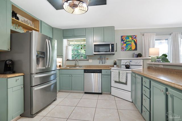 4115 Kingsberry Dr, Pensacola, FL 32504