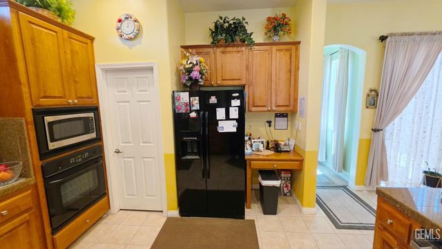 6813 Cobalt Drive, Bakersfield, CA 93313
