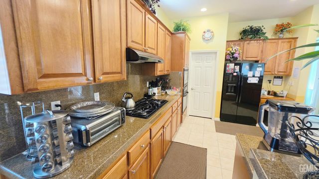6813 Cobalt Drive, Bakersfield, CA 93313