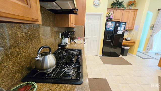 6813 Cobalt Drive, Bakersfield, CA 93313