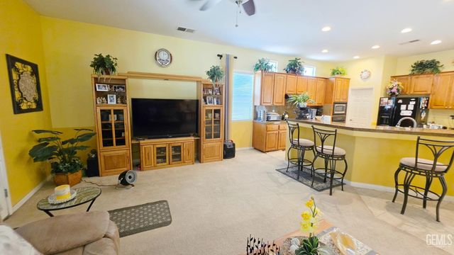 6813 Cobalt Drive, Bakersfield, CA 93313